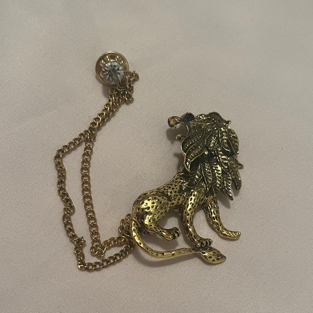 Gold Lion Chain Brooch